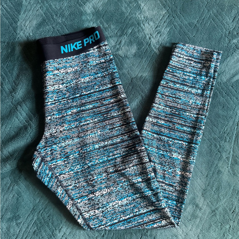 Nike Pro Womens Blue and Black Patterned Leggings